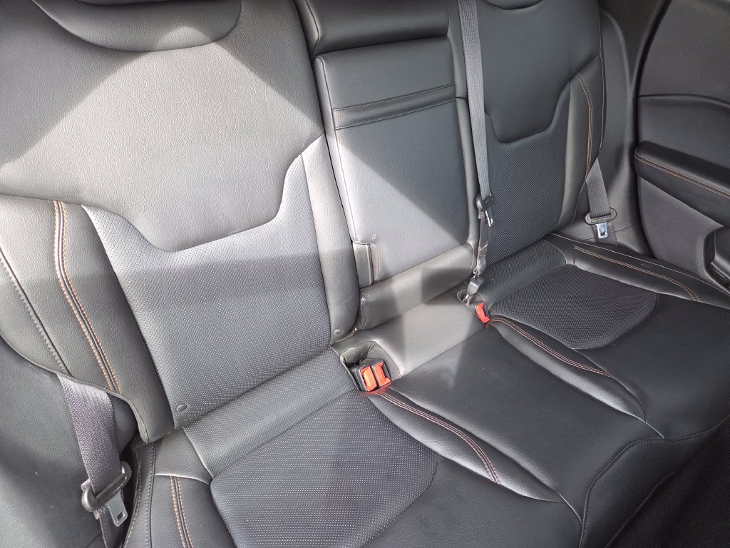 Used 2018 White Clearcoat Jeep Limited image 27