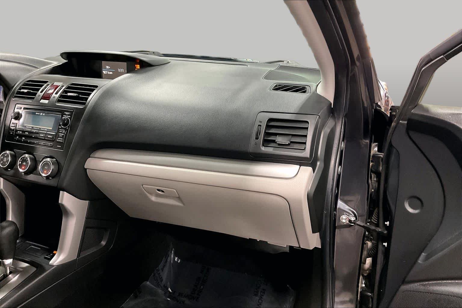 Used 2015 Dark Gray Metallic Subaru 2.5i Premium image 19