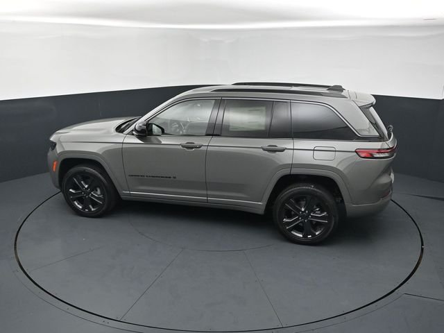 New 2027 Gray Jeep Limited Reserve image 15