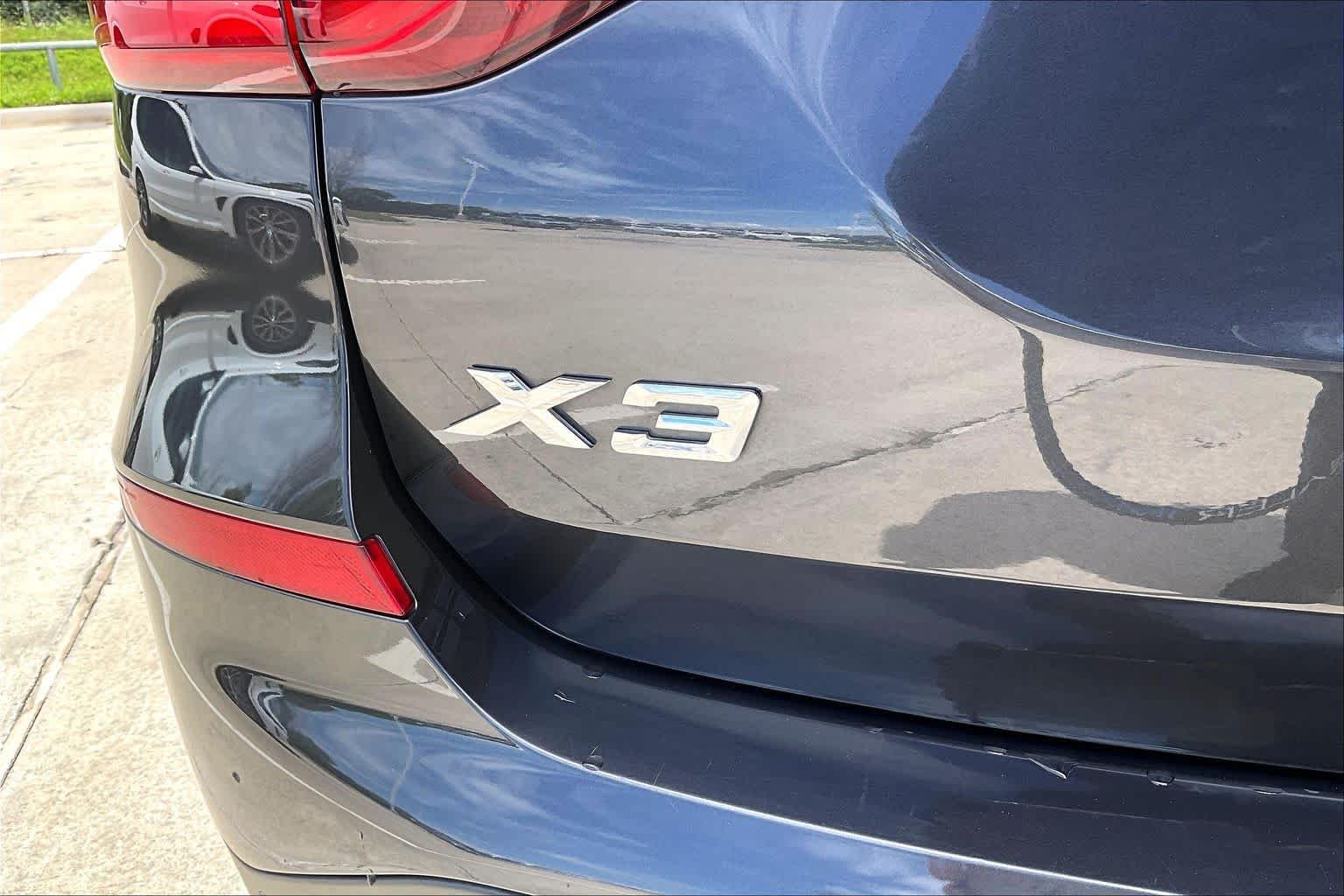 Used 2021 Dark Graphite Metallic BMW xDrive30i image 9