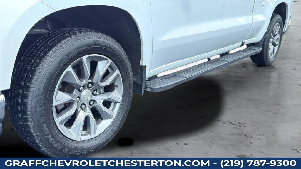 Used 2020 SUMMIT WHITE Chevrolet LT image 30