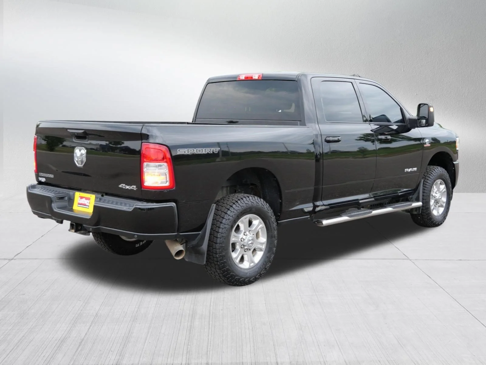Certified Used 2023 Diamond Black Crystal Pearlcoat Ram Big Horn image 7