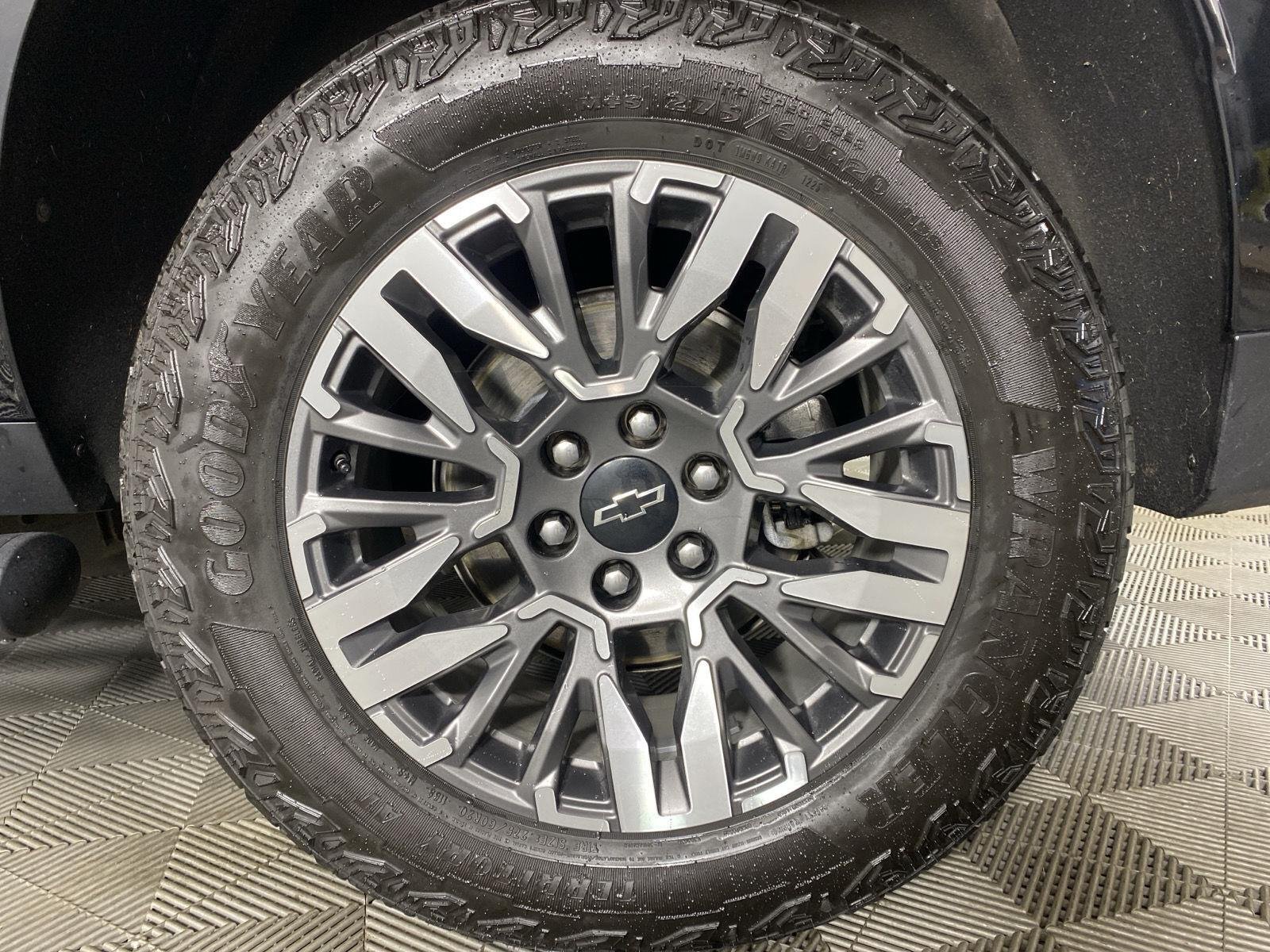 Used 2025 Black Chevrolet Z71 image 9