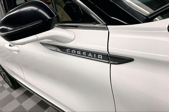 Used 2022 Pristine White Metallic Tri-Coat Lincoln Reserve image 11