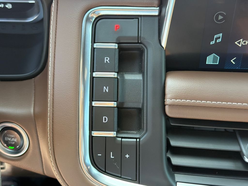 Used 2024 Beige Chevrolet High Country image 33