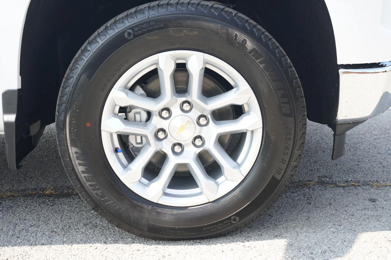 New 2026 Summit White Chevrolet LT (2FL) image 13