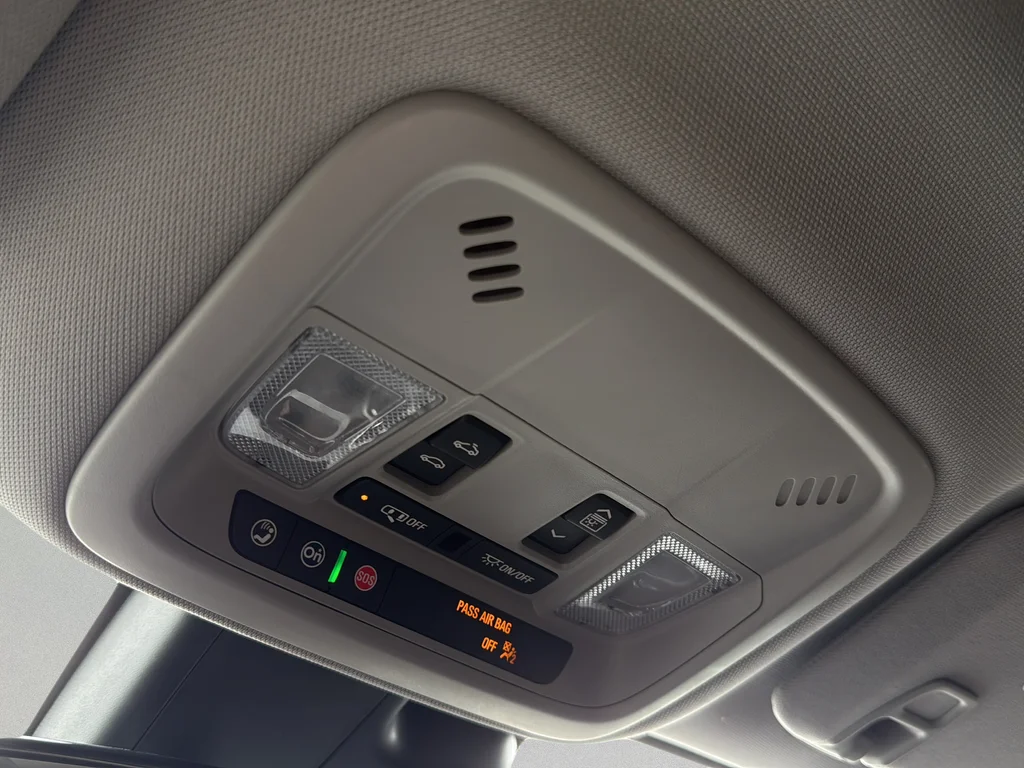 Used 2024 Summit White Chevrolet LT image 12