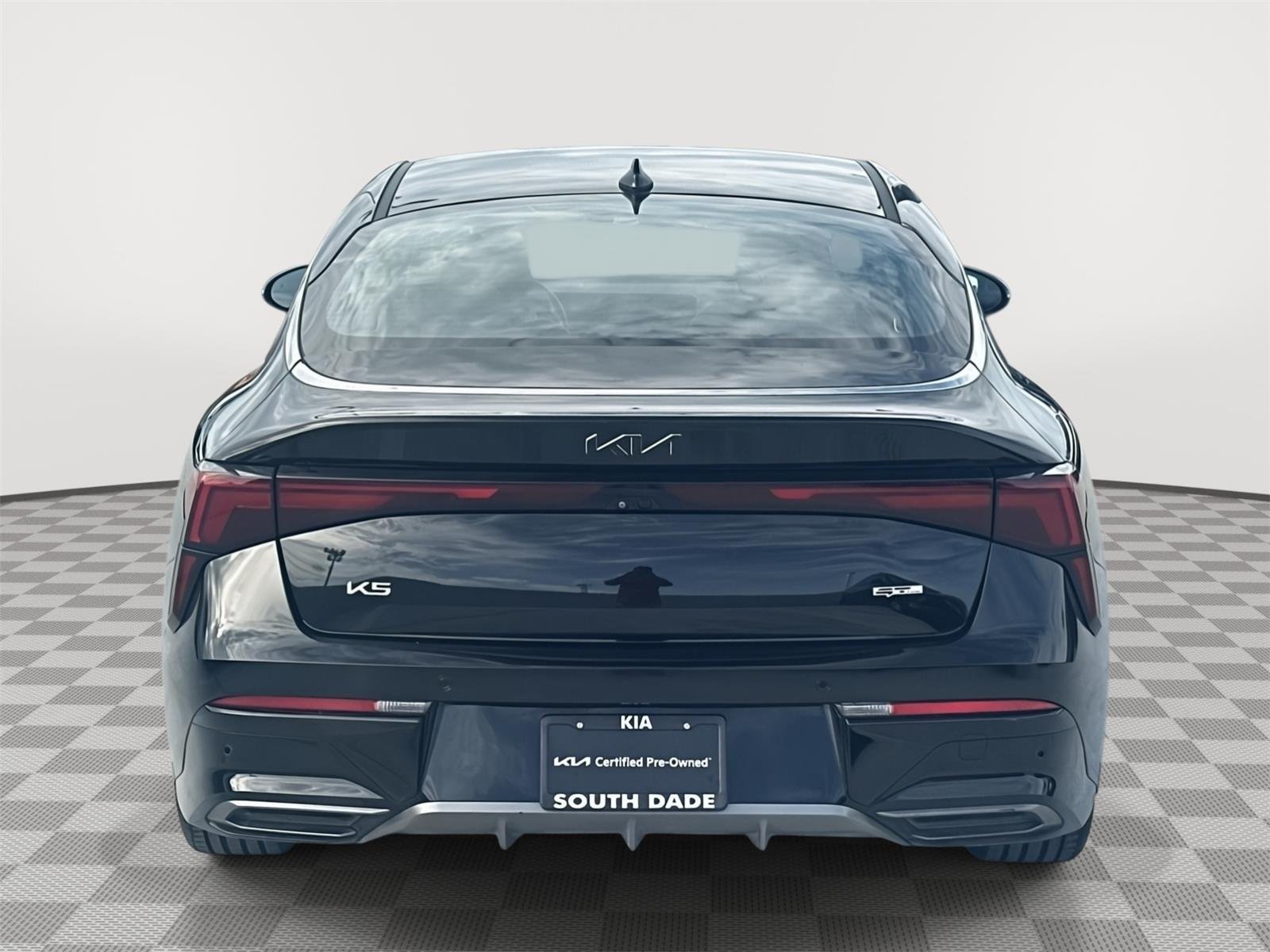 Certified Used 2025 Aurora Black Pearl Kia GT-Line image 5