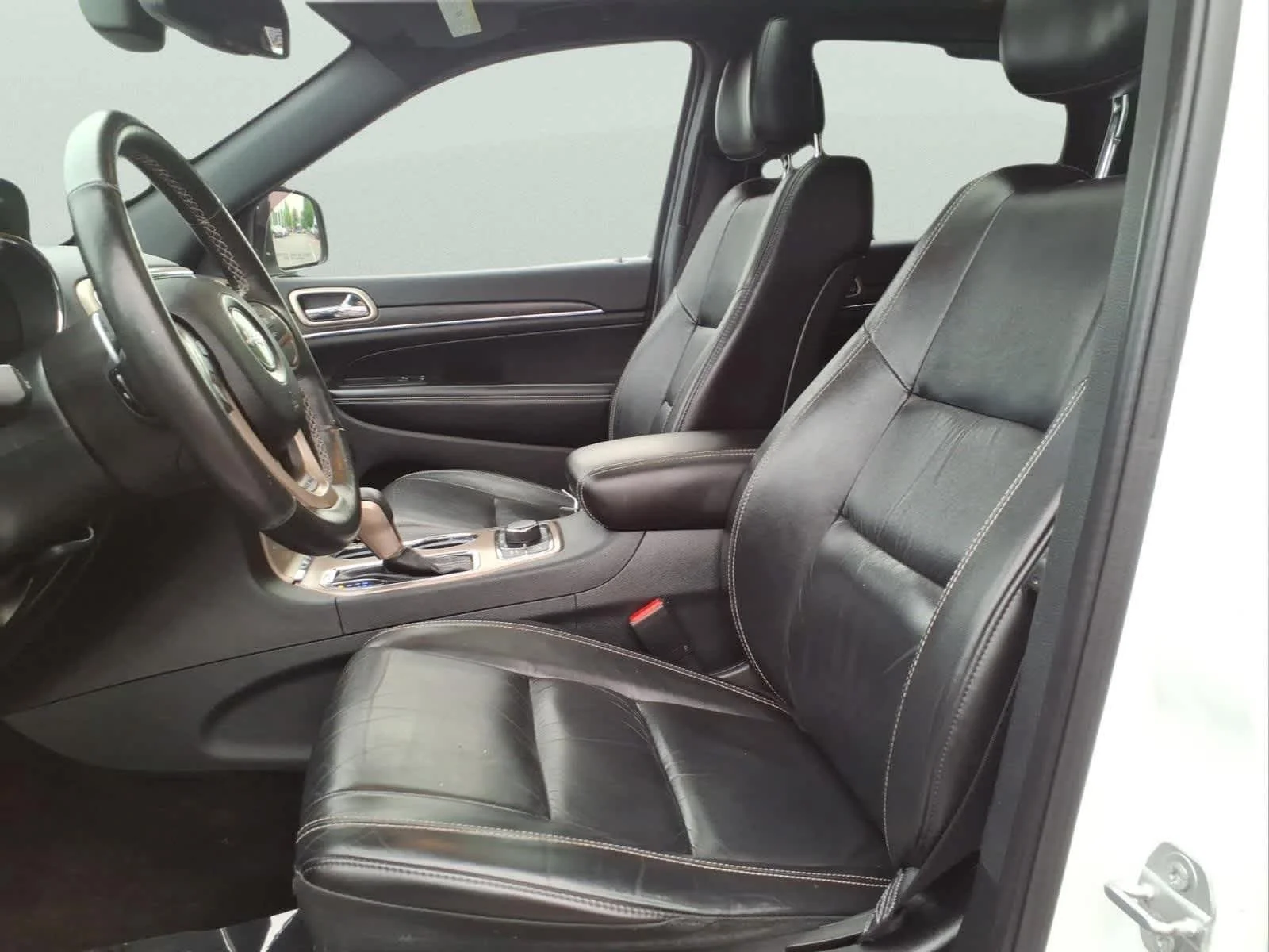 Used 2016 Bright White Clearcoat Jeep Limited image 15