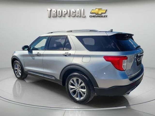 Used 2023 Silver Ford Limited image 3