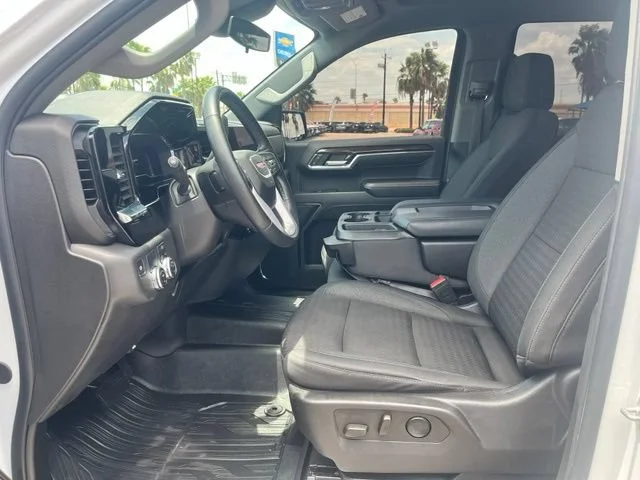 Used 2024 Summit White GMC Elevation image 20