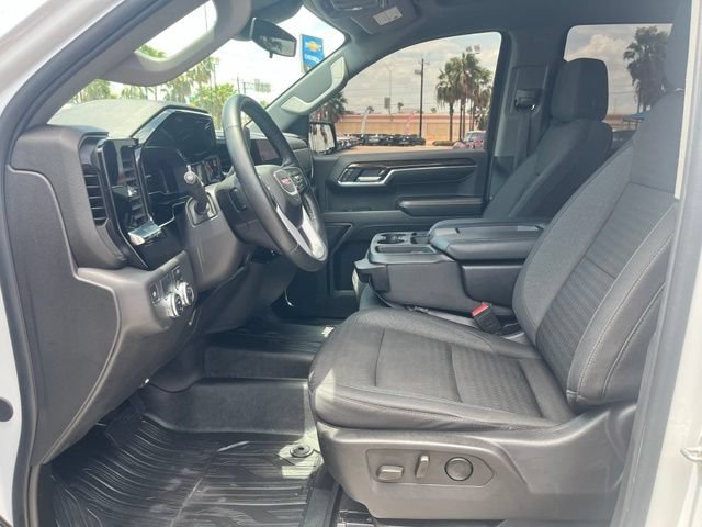 Used 2024 Summit White GMC Elevation image 20