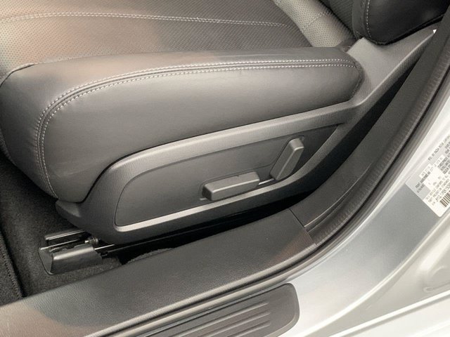Used 2019 Sonic Silver Metallic Mazda Touring image 9