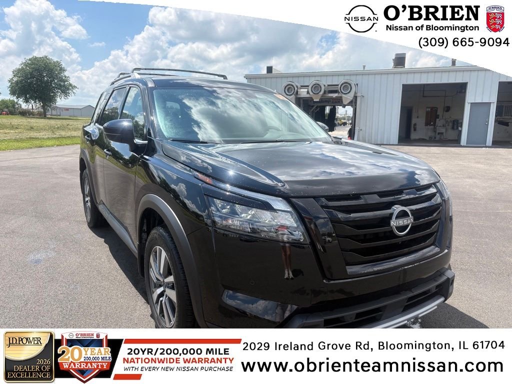 Used 2025 Super Black Nissan SL image 1
