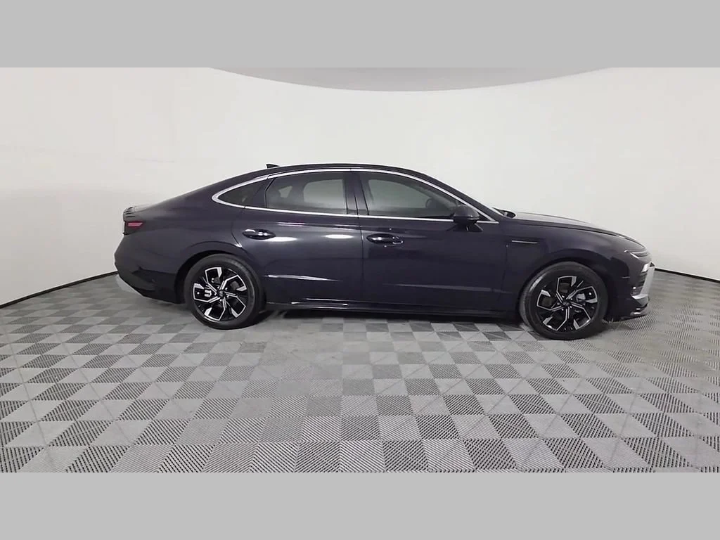 Used 2024 Carbon Blue Hyundai SEL image 35