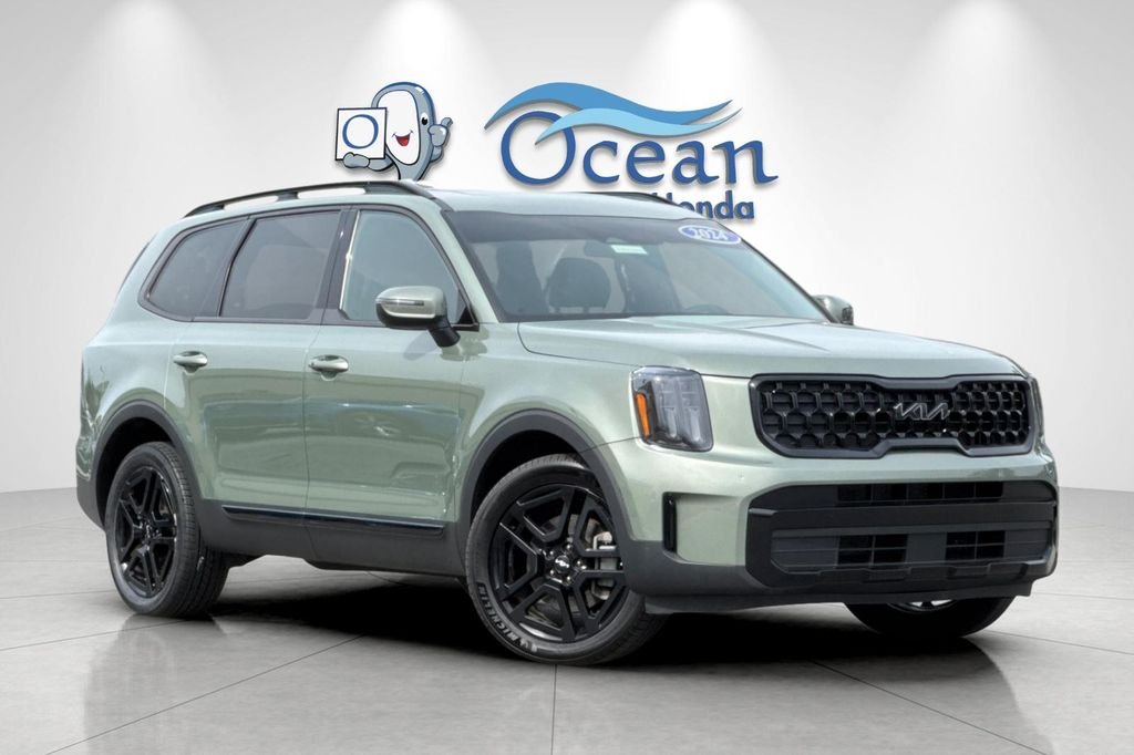 Used 2024 Jungle Green Kia EX X-Line image 2