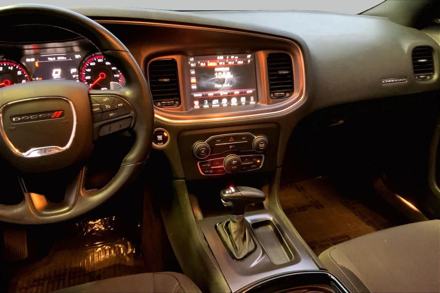 Used 2016 Bright White Clearcoat Dodge R/T image 7