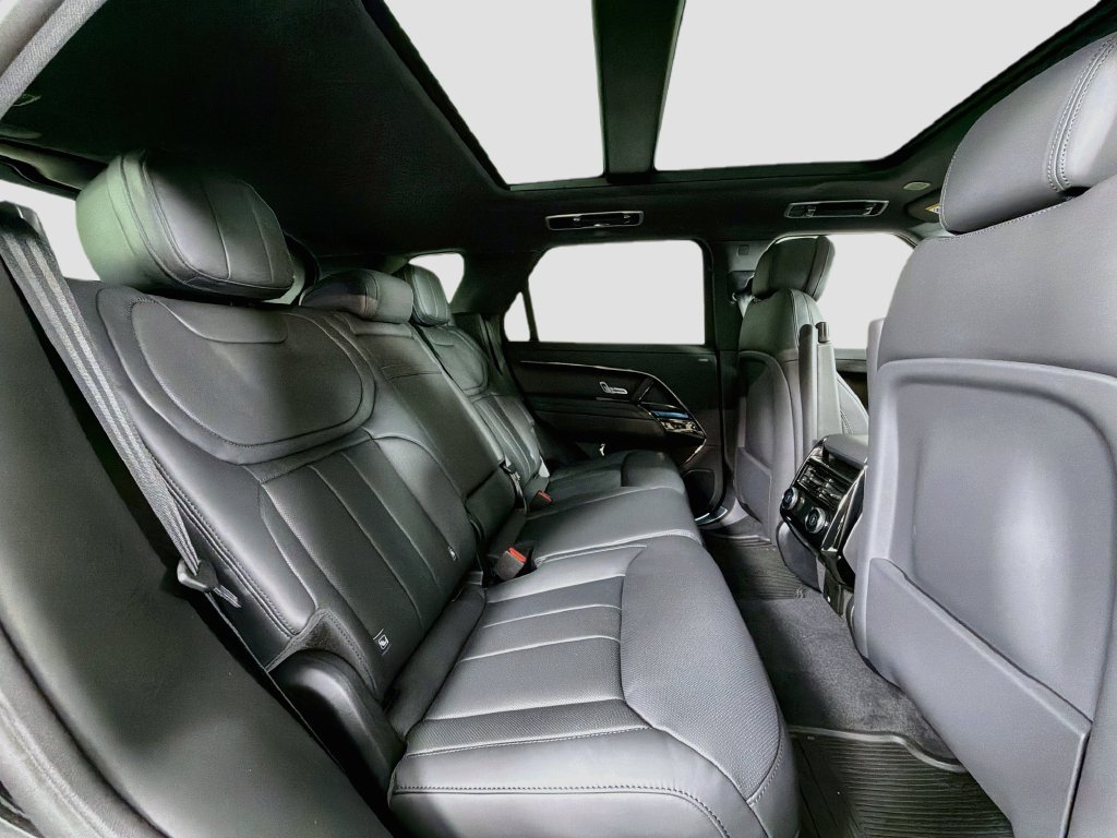 New 2027 Santorini Black Land Rover  Dynamic SE P530 image 29