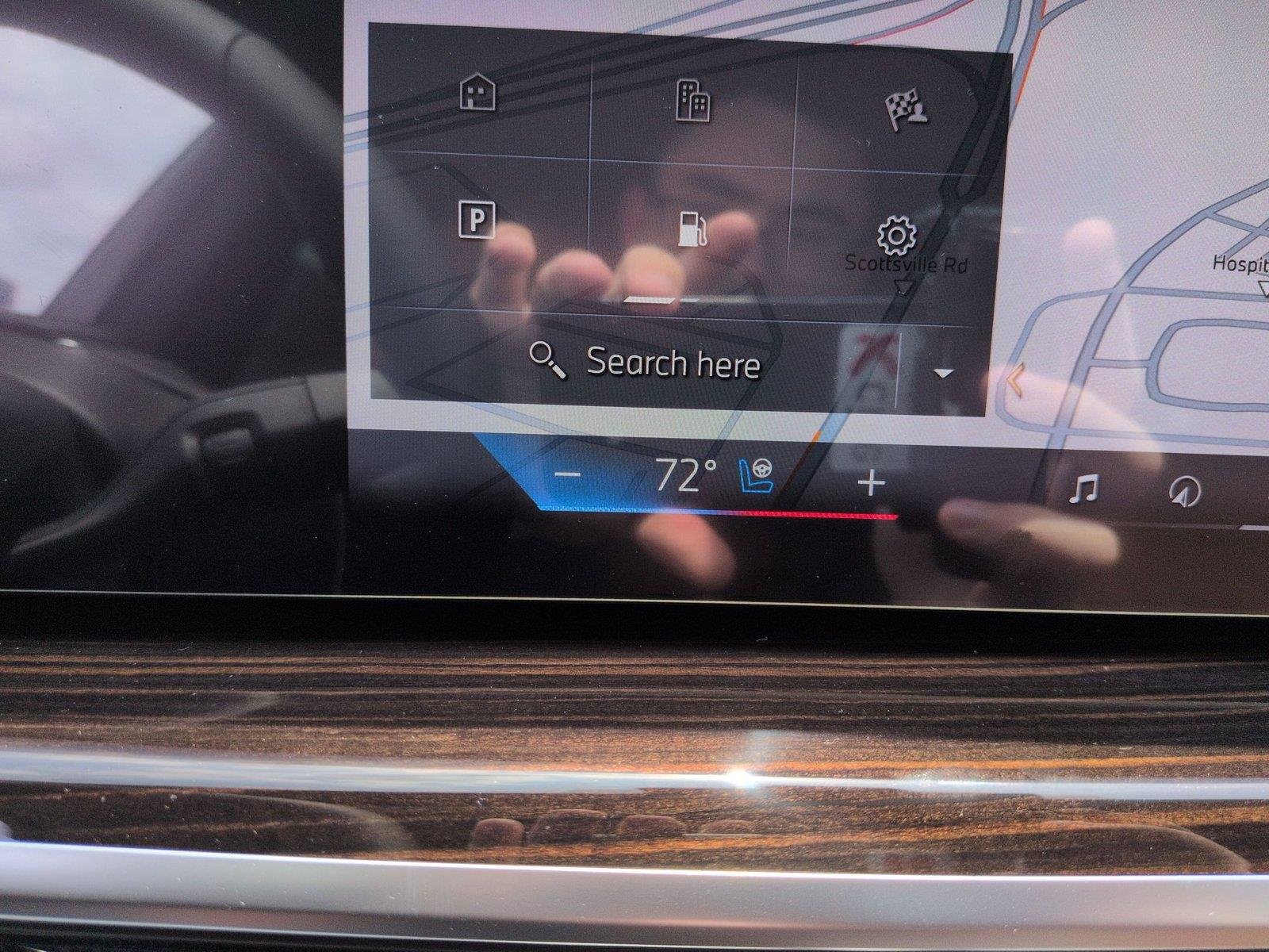 New 2026 Manhattan Green Metallic BMW xDrive50e image 29
