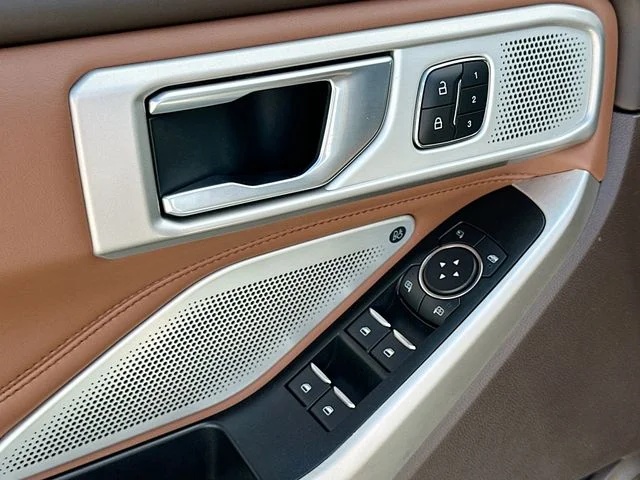 Used 2022 Silver Ford King Ranch image 18