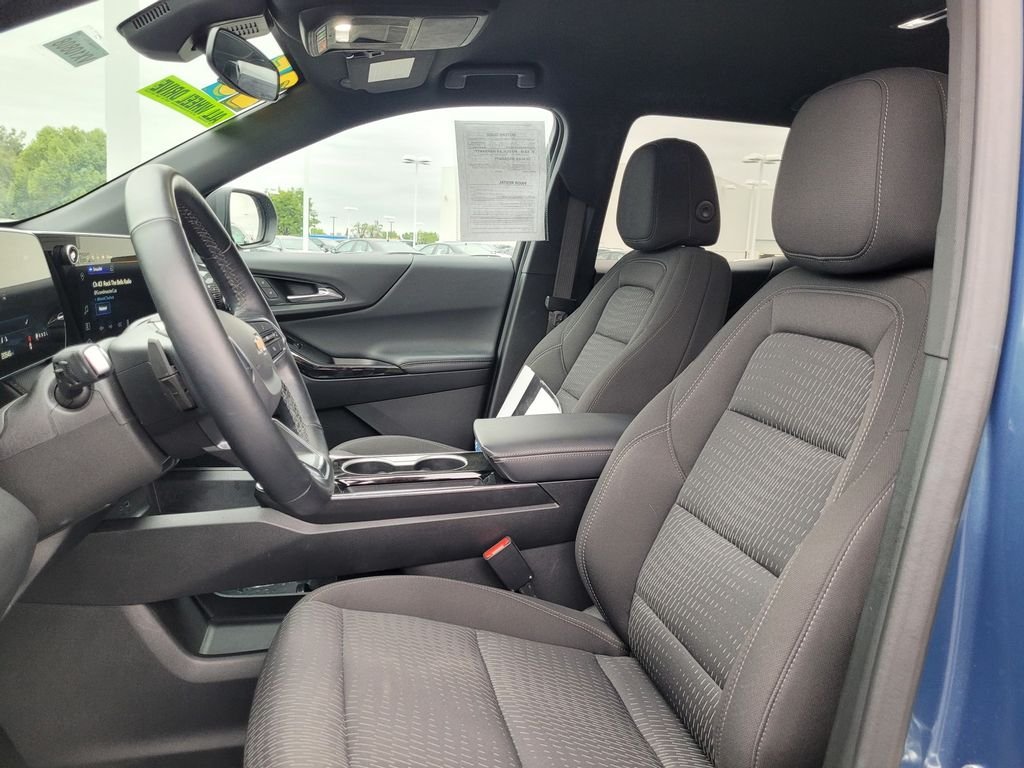 2025 Chevrolet Equinox LT - Photo 12