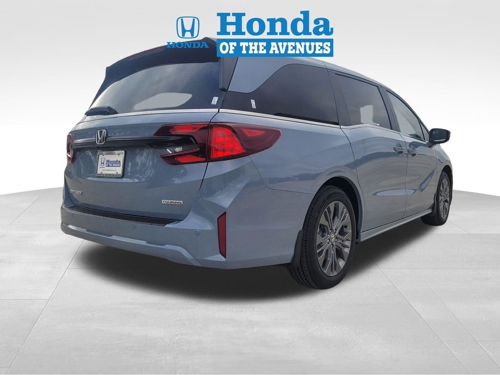 New 2026 Sonic Gray Pearl Honda Touring image 6