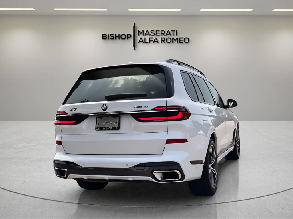 Used 2025 White BMW xDrive40i image 5