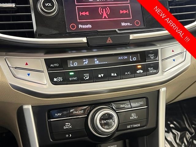 Used 2014 Basque Red Pearl II Honda Touring image 19