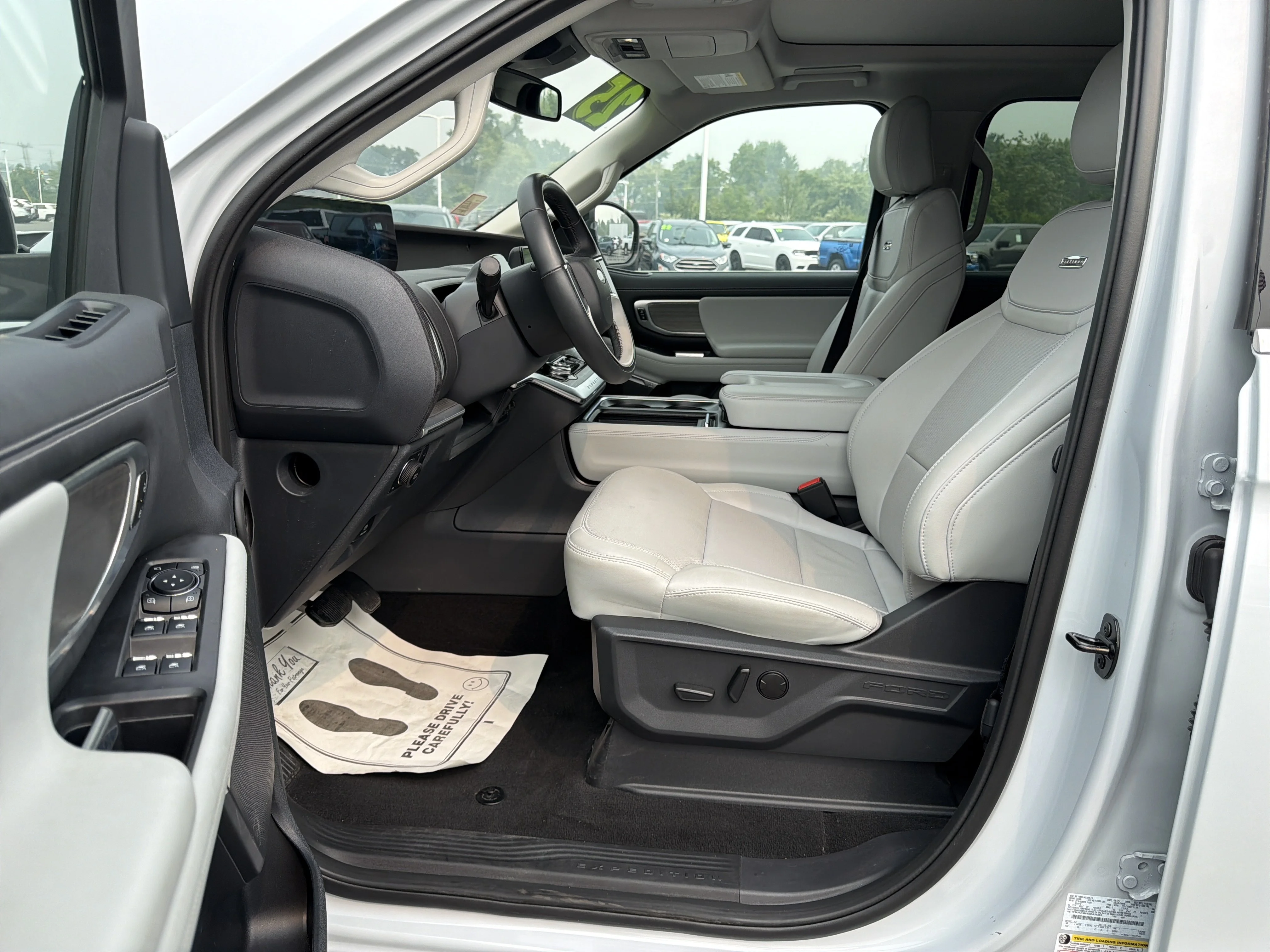Used 2025 Silver Metallic Ford Platinum image 12