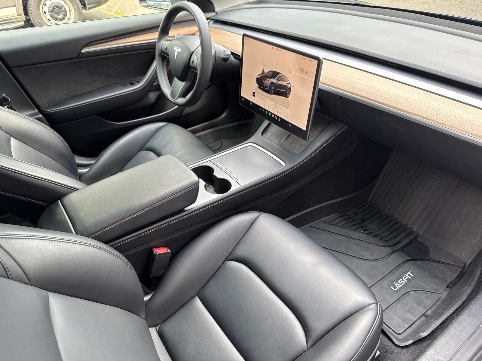 Used 2023  Tesla Base image 30
