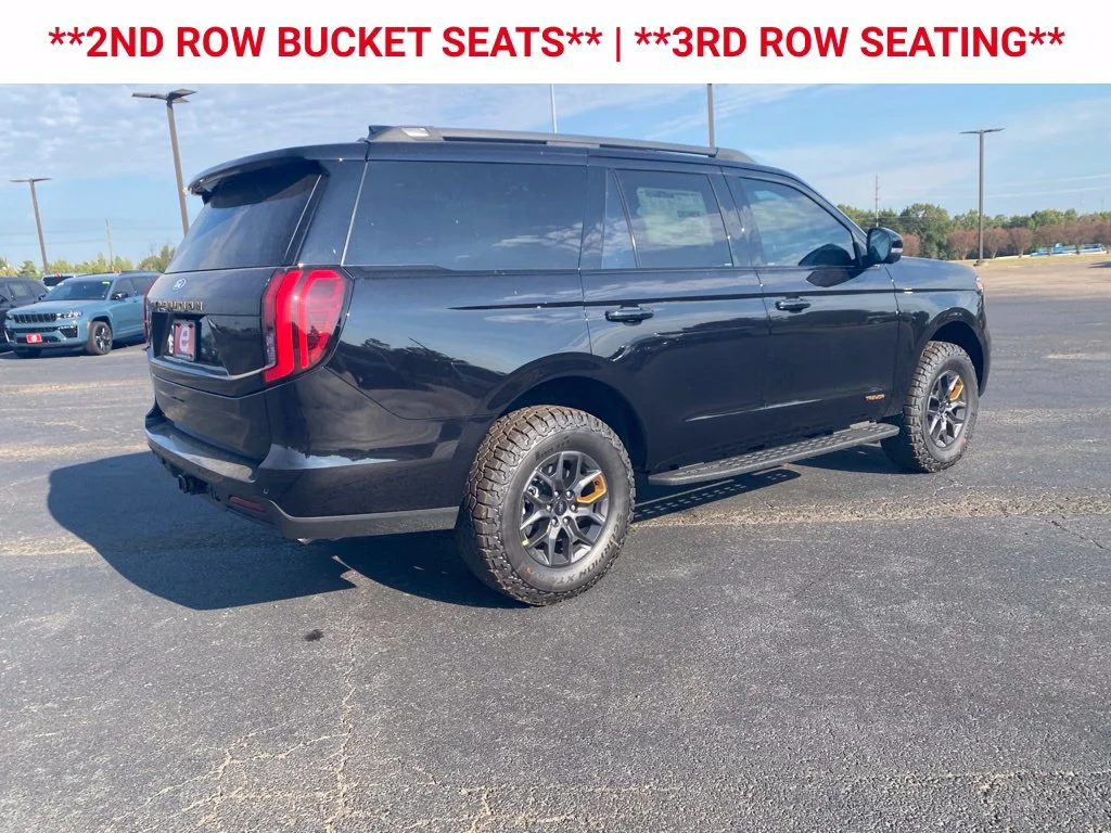 New 2027 Agate Black Metallic Ford Tremor® image 9