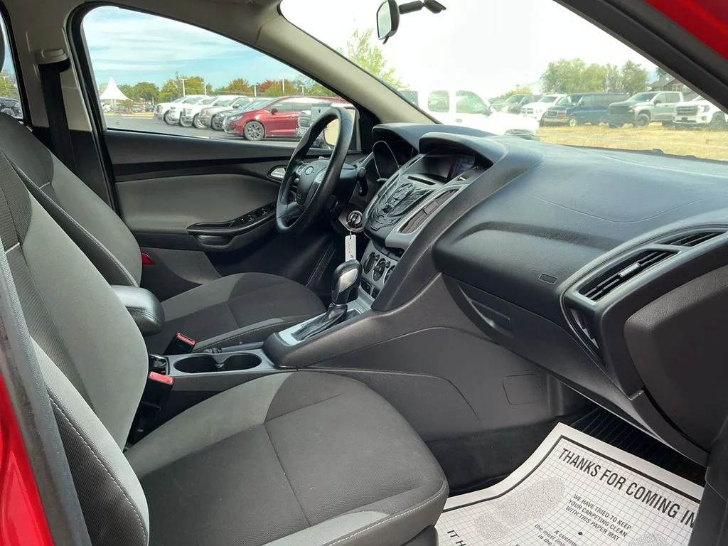 Used 2013 Red Ford SE image 23