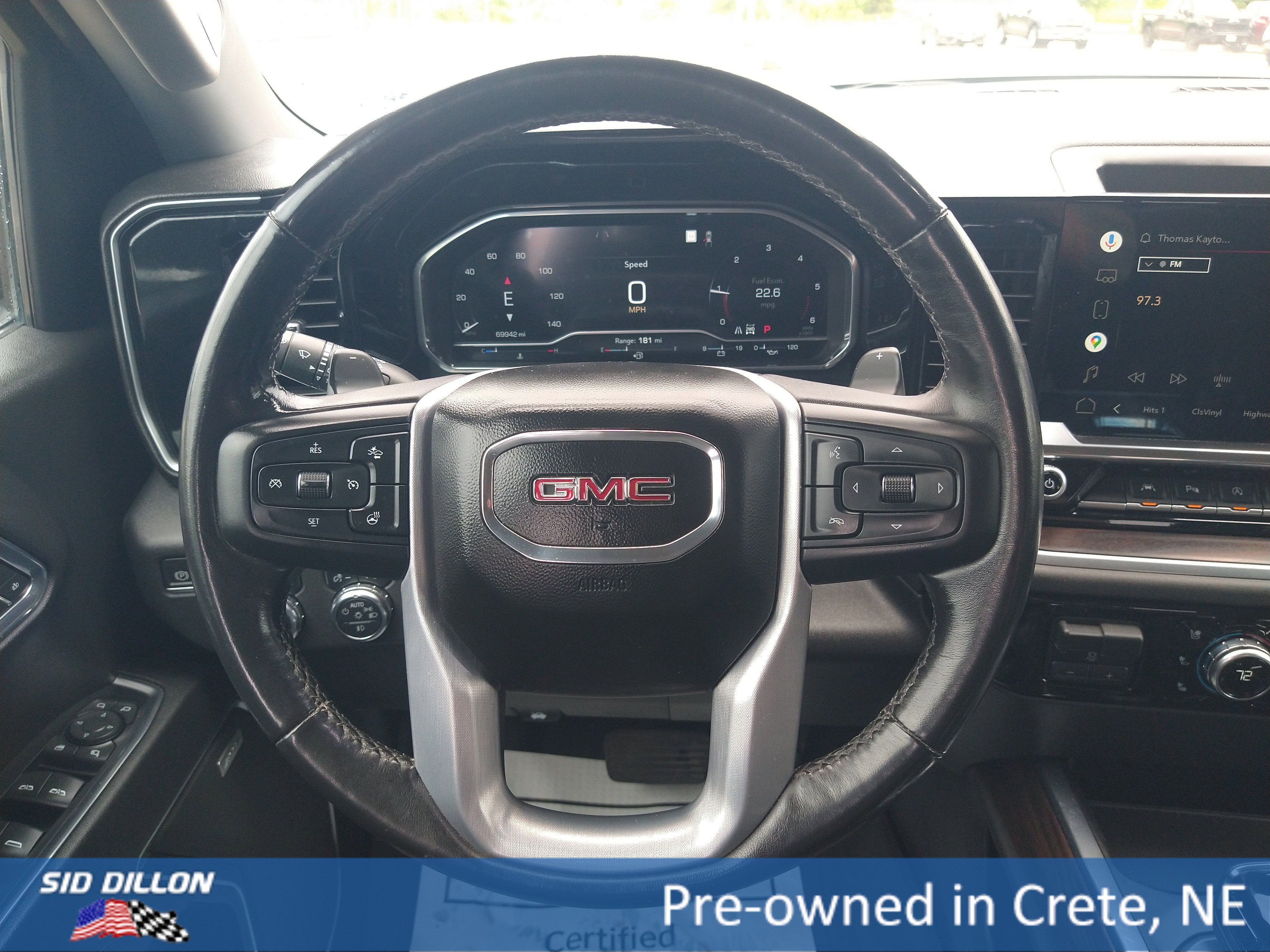 Used 2022 Onyx Black GMC SLT image 2