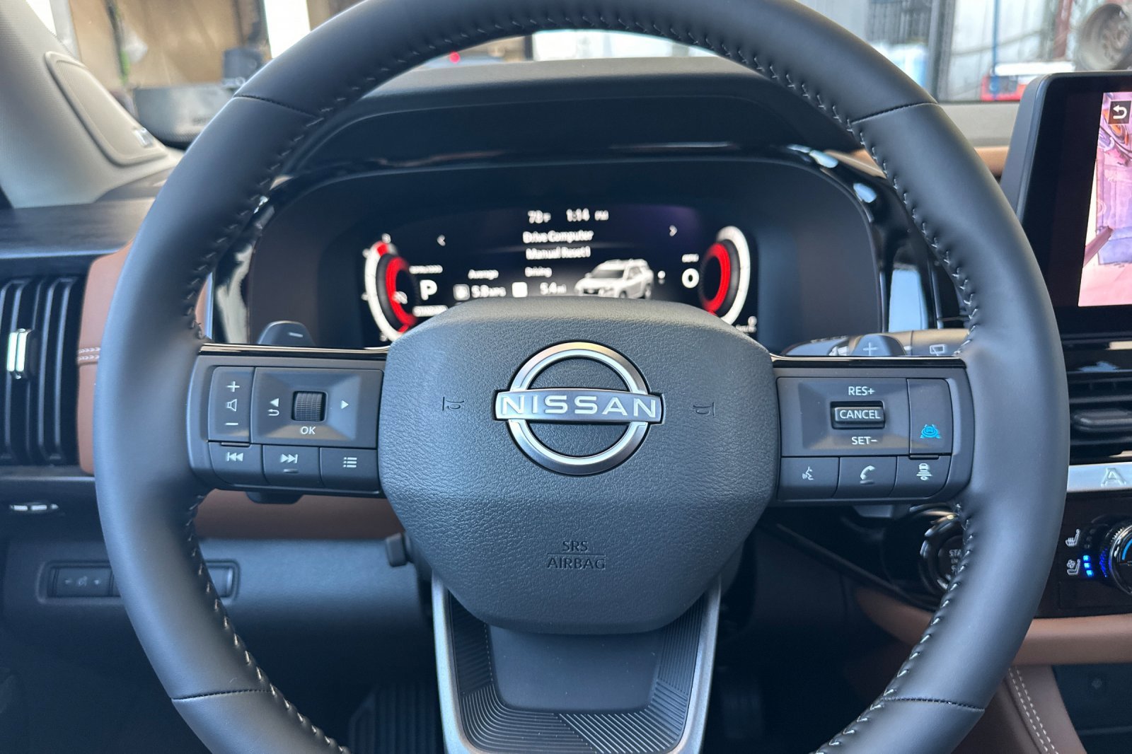 New 2026 Boulder Gray Pearl/Super Black Nissan Platinum image 24