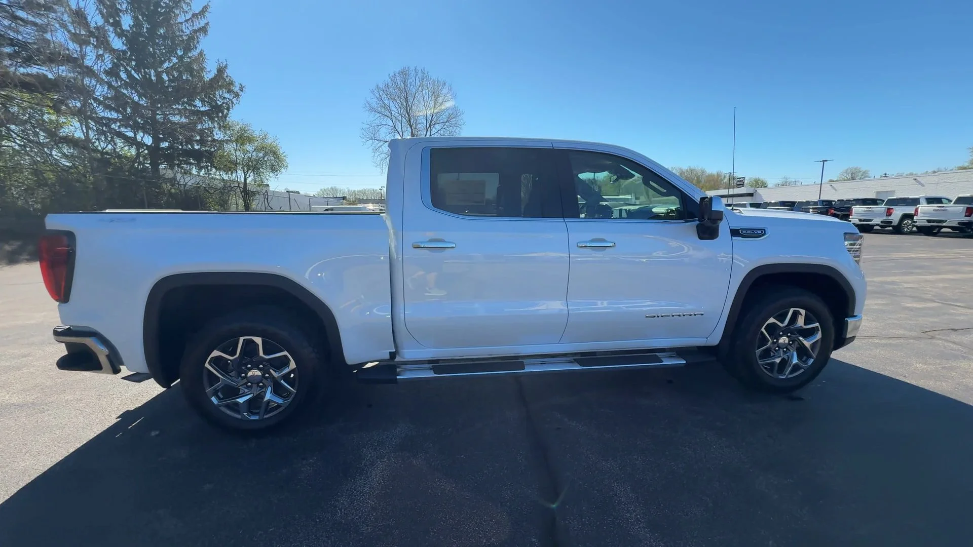 New 2026 Glacier White Tricoat GMC SLT image 9