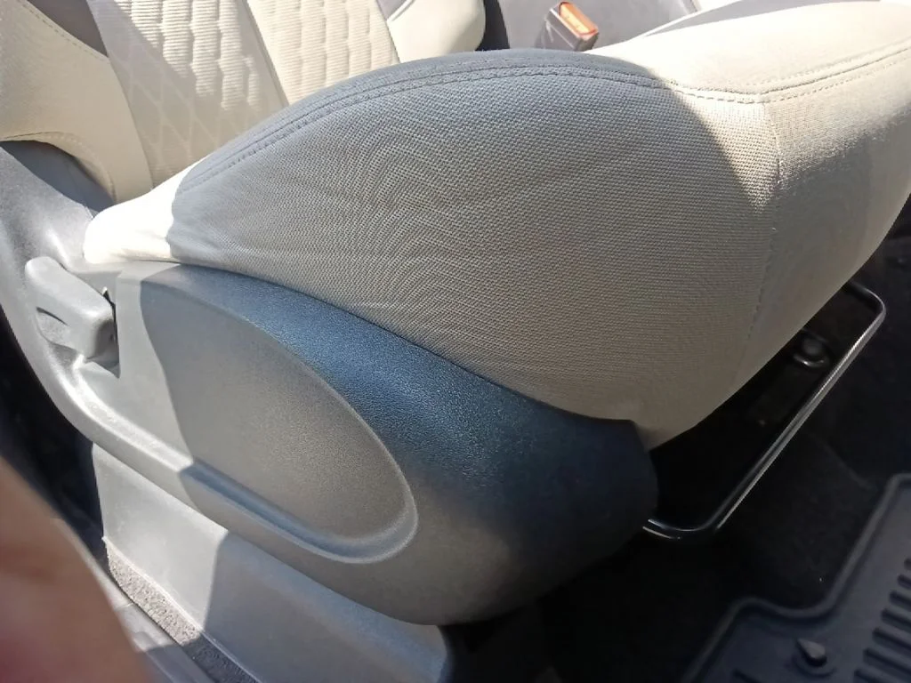 Used 2021 White Nissan SV image 34