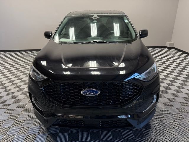 2024 Ford Edge ST photo 4