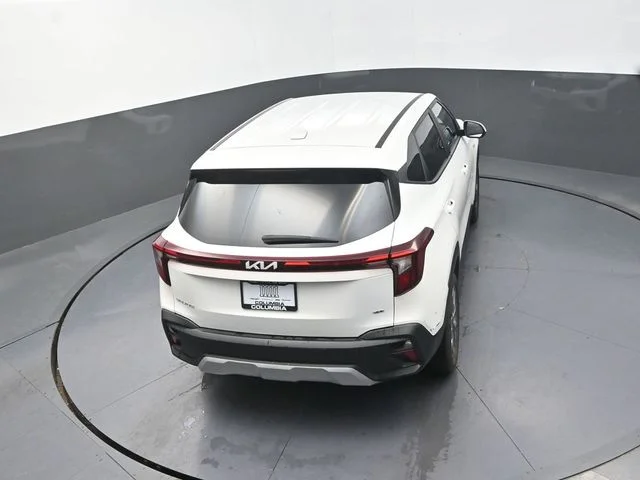 Used 2024 White Kia LX image 16