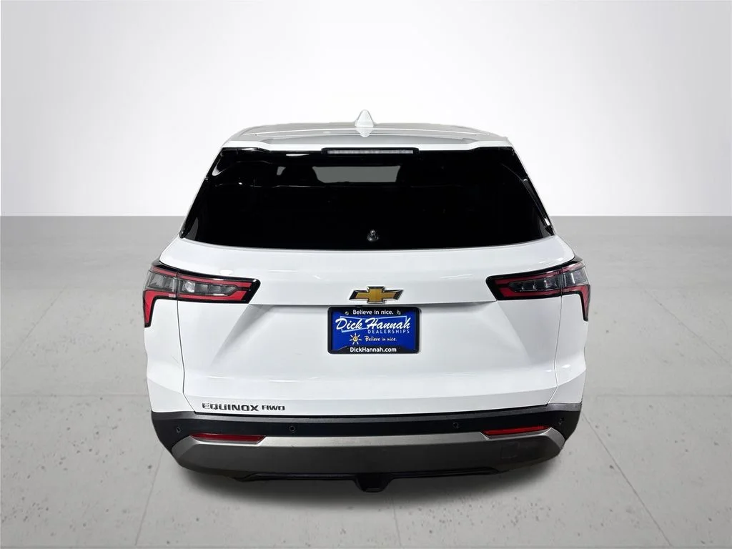 Used 2025 White Chevrolet LT image 7