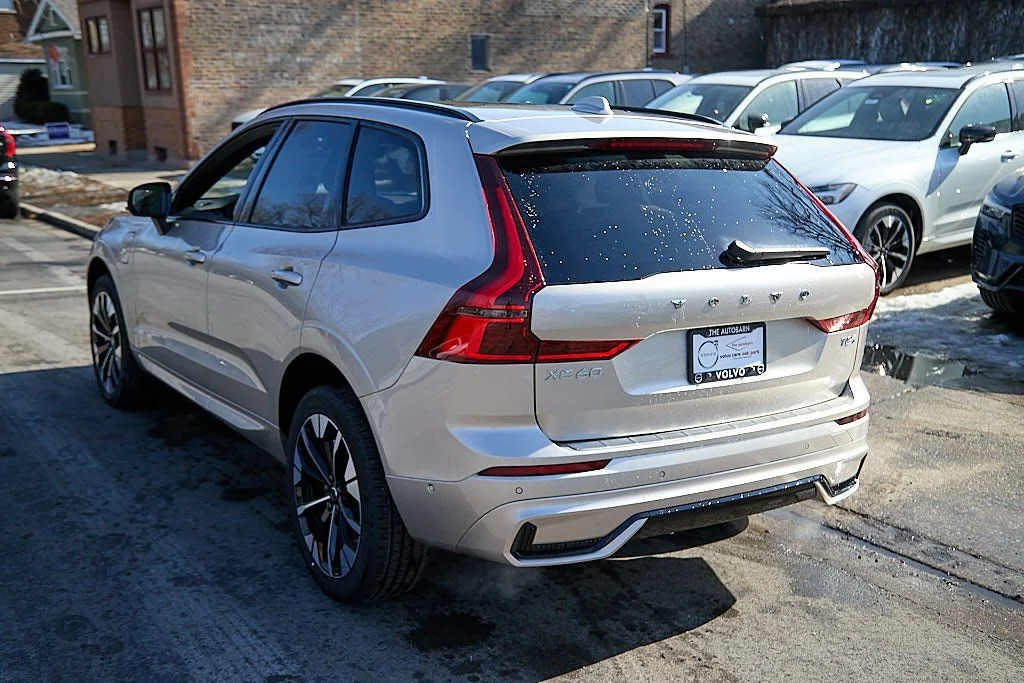 New 2026 Bright Dusk Volvo Plus image 7