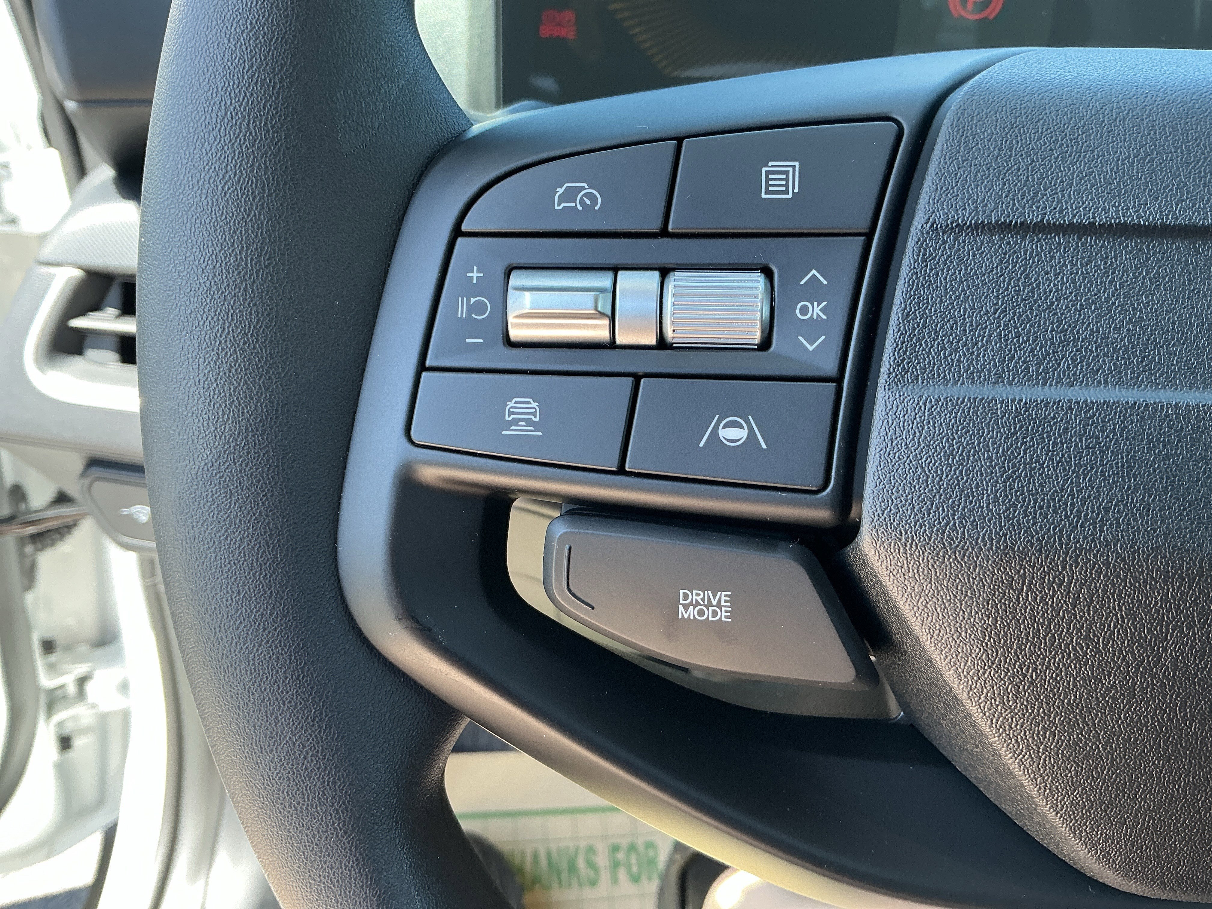 New 2026 Snow White Pearl Kia LXS image 21