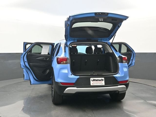 Used 2024 Fountain Blue Chevrolet LT image 33
