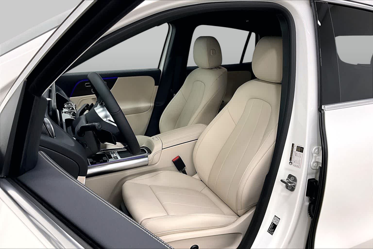 New 2026 Polar White Mercedes-Benz GLA 250 image 9