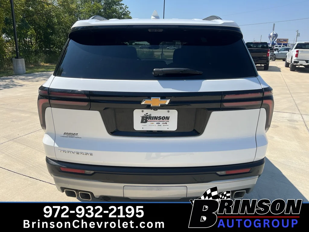Used 2026 Summit White Chevrolet LT image 9