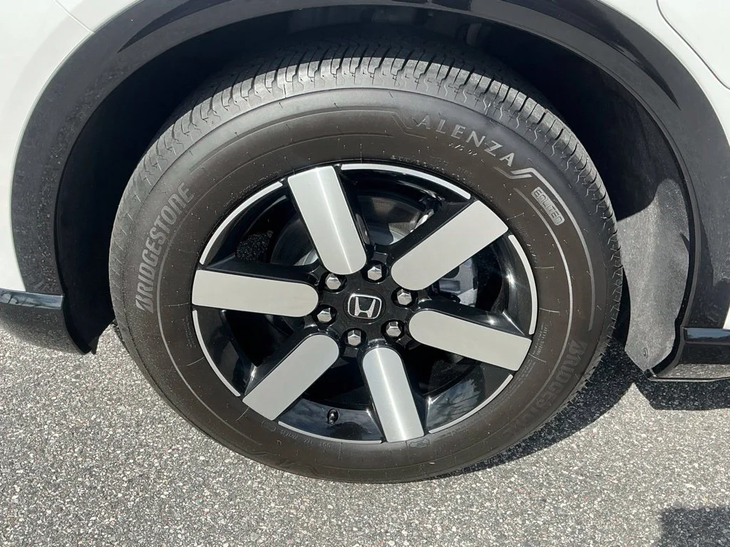 Used 2025  Honda Touring image 22