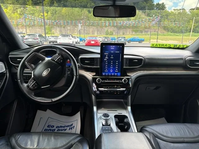 Used 2022 Silver Ford Platinum image 28