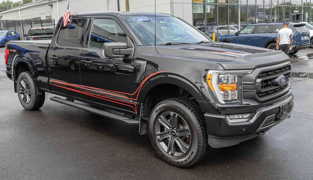 Used 2023 Black Ford XLT image 7