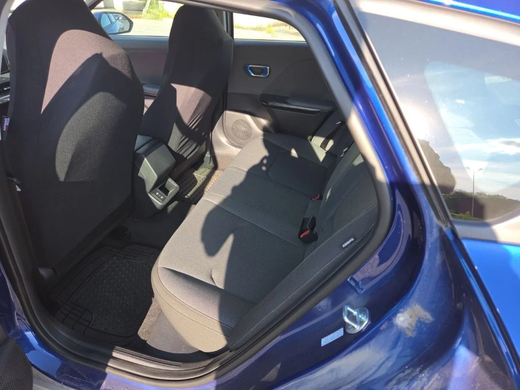 Used 2025 Blue Kia LXS image 10