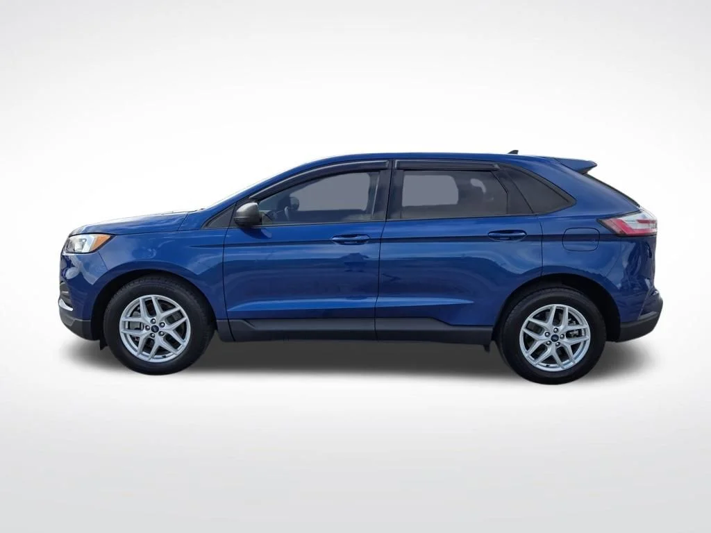 Used 2021 Blue Ford SE image 7