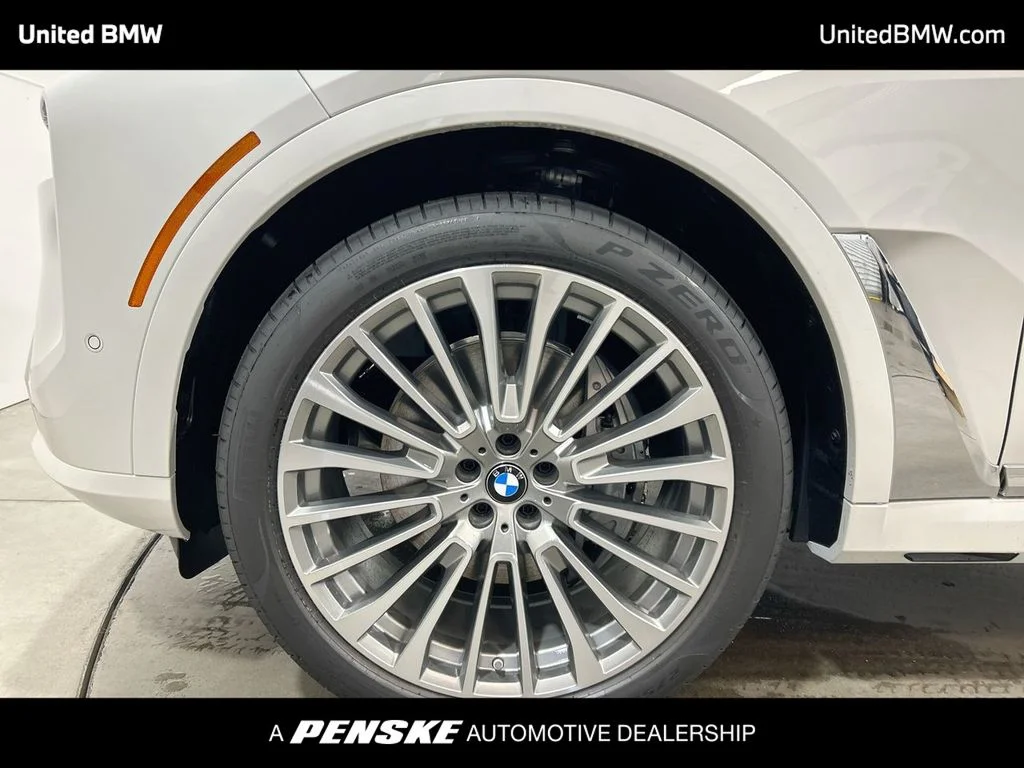 Used 2026 Mineral White Metallic BMW xDrive40i image 10